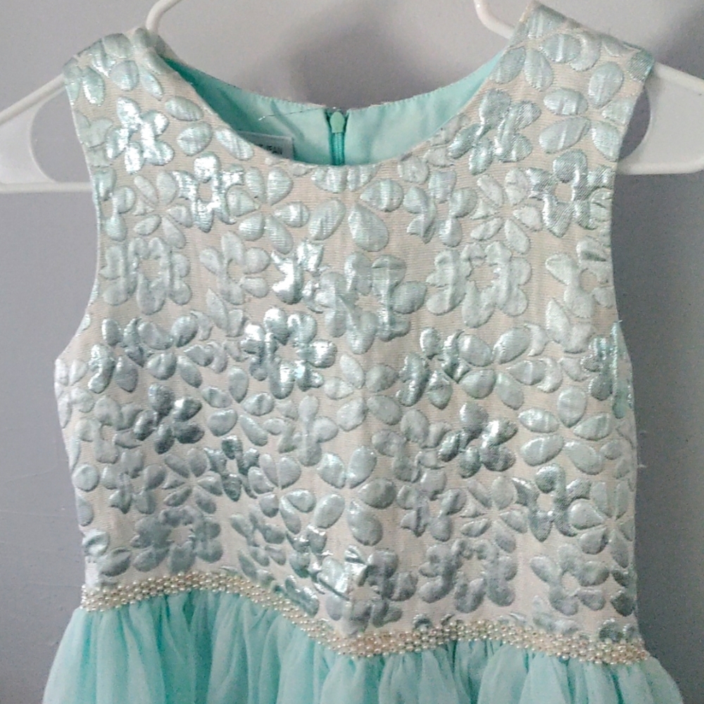 Girls dress